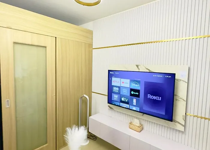 Staycation Shore Residences One Bedroom W Balcony Pool View Near Smx Sm Moa Ikea Naia Dfa Ocean Park Dfa *