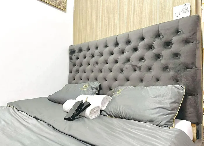 Staycation Shore Residences One Bedroom W Balcony Pool View Near Smx Sm Moa Ikea Naia Dfa Ocean Park Dfa Apartment